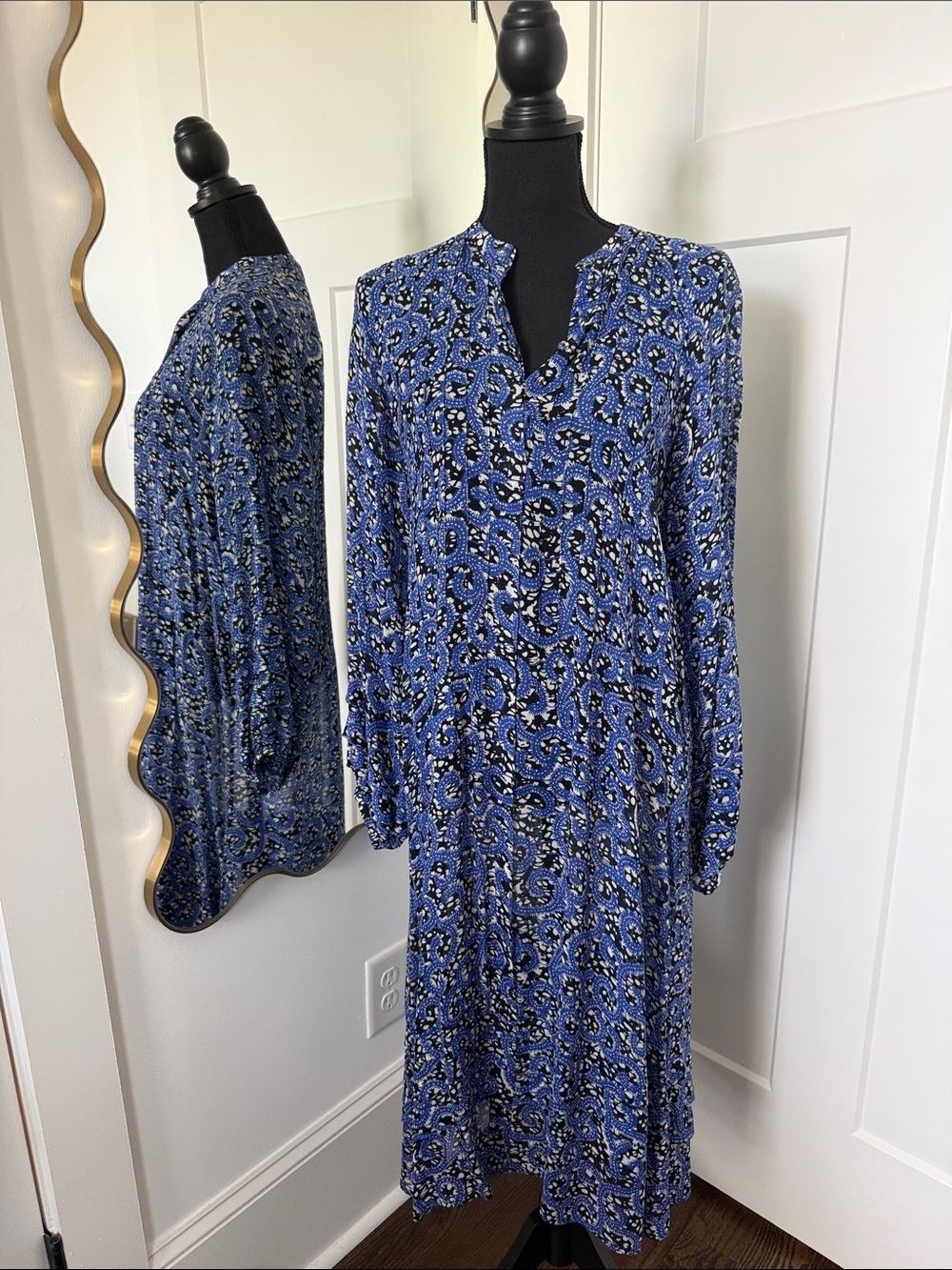 SAMSOE Blue Paisley Long-Sleeve Midi Dress
